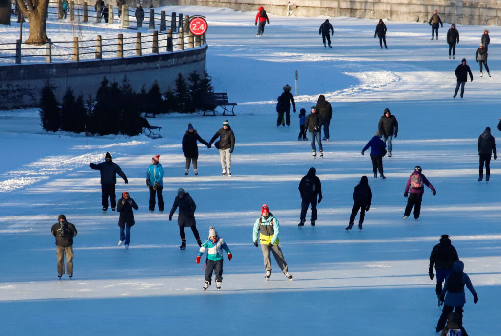 How to stay warm at outdoor sporting events